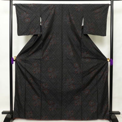 紬 良品 しつけ糸付き 正絹 花柄 袷仕立て 身丈168cm 裄丈65.5cm 紬着物 黒