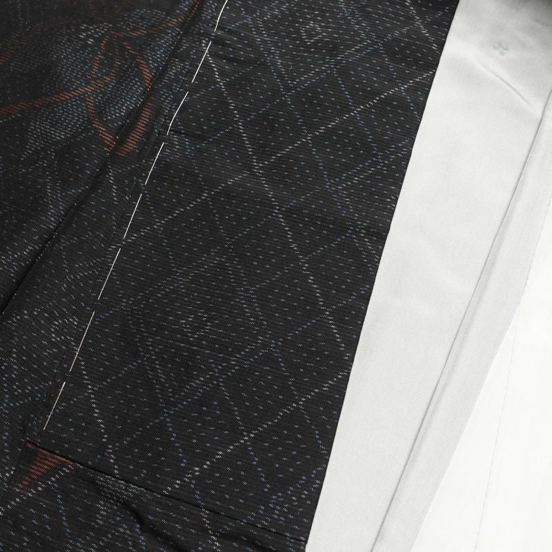 紬 良品 しつけ糸付き 正絹 花柄 袷仕立て 身丈168cm 裄丈65.5cm 紬着物 黒_画像15