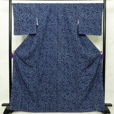 小紋 美品 草木引染 しつけ糸付き 縮緬 正絹 木の葉・植物柄 袷仕立て 身丈166.5cm 裄丈68.5cm 小紋着物 青・紺