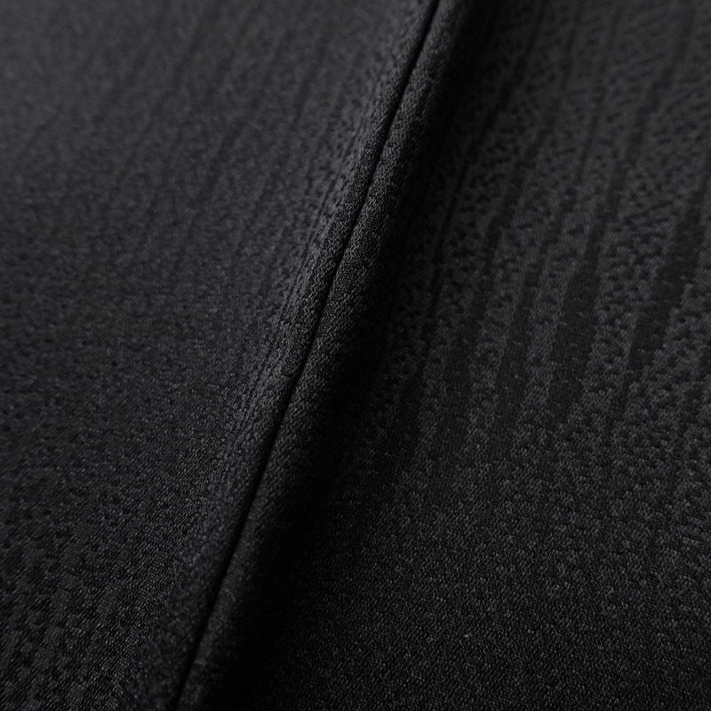 付け下げ 良品 しつけ糸付き 金駒刺繍 正絹 縞柄・線柄 袷仕立て 身丈152cm 裄丈66cm 附下 着物 刺繍 黒_画像9