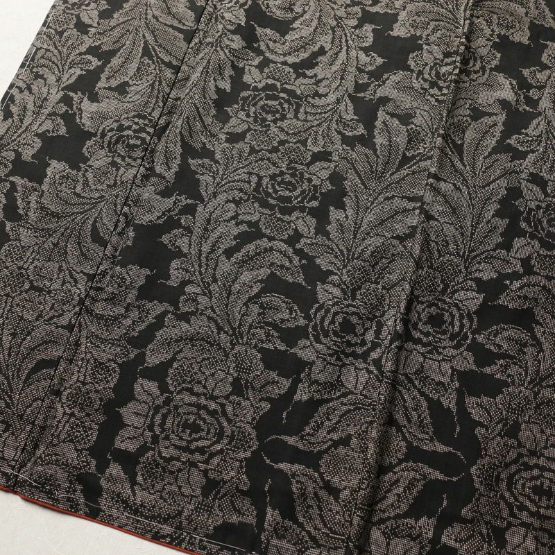 紬 しつけ糸付き 正絹 花柄 袷仕立て 身丈156cm 裄丈66.5cm 紬着物 黒_画像4