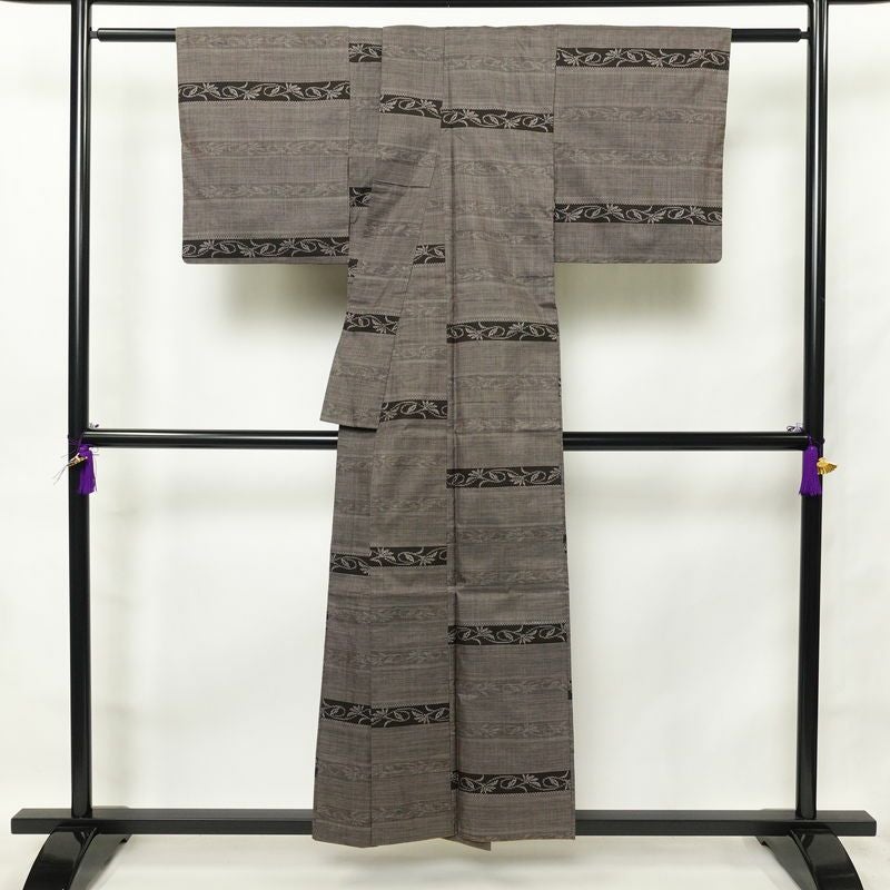 紬 良品 正絹 木の葉・植物柄 袷仕立て 身丈153cm 裄丈64cm つむぎ 着物 茶_画像2