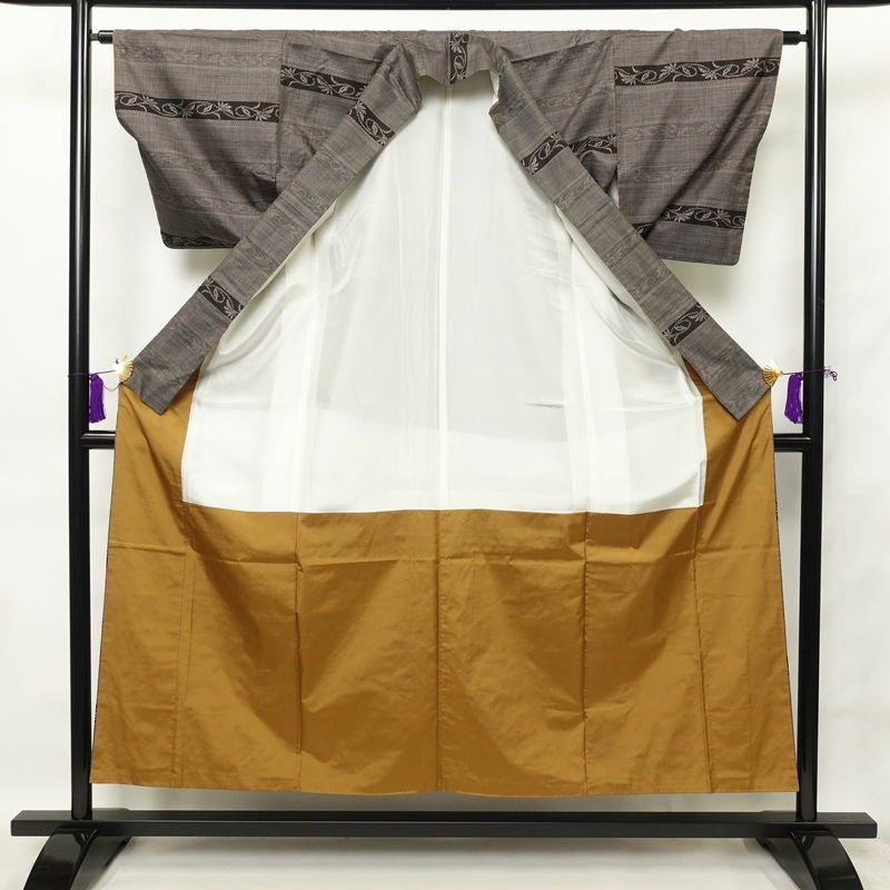 紬 良品 正絹 木の葉・植物柄 袷仕立て 身丈153cm 裄丈64cm つむぎ 着物 茶_画像3