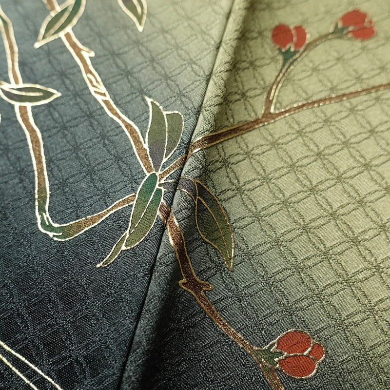 訪問着 綸子 正絹 古典柄 袷仕立て 身丈163.5cm 裄丈67cm 箔 金彩 フォーマル 着物 緑・うぐいす色_画像8