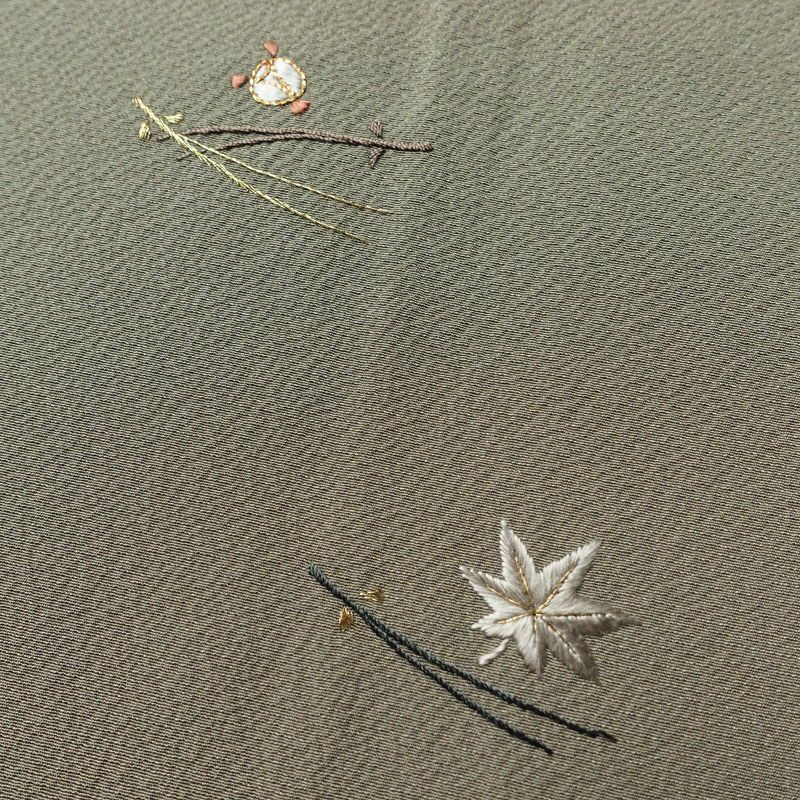 付け下げ 縮緬 金駒刺繍 正絹 木の葉・植物柄 袷仕立て 身丈156cm 裄丈67cm 刺繍 金糸 附下 フォーマル 着物 緑・うぐいす色_画像8