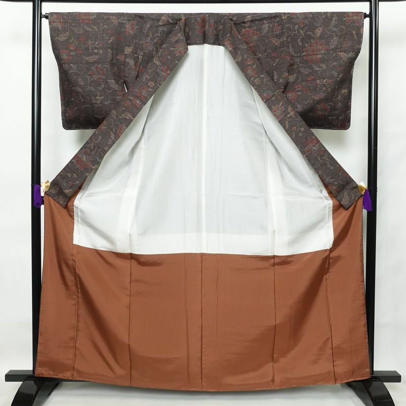 小紋 美品 紬地 しつけ糸付き 正絹 木の葉・植物柄 袷仕立て 身丈163cm 裄丈65.5cm 茶_画像3