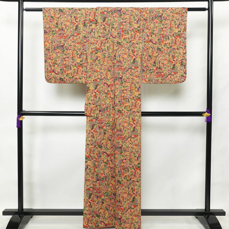 小紋 良品 縮緬 総柄 正絹 幾何学柄・抽象柄 袷仕立て 身丈161cm 裄丈64.5cm 小紋着物 多色使い_画像2