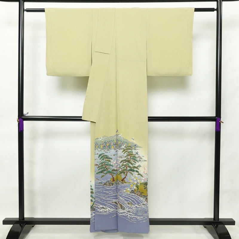 色留袖 落款入り 作家物 縮緬 一つ紋付き 正絹 風景柄 袷仕立て 身丈158cm 裄丈65.5cm 共八掛 フォーマル 着物 緑・うぐいす色_画像2