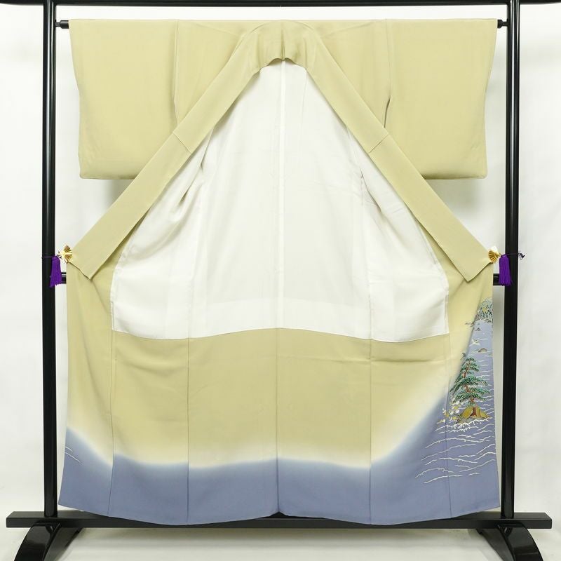 色留袖 落款入り 作家物 縮緬 一つ紋付き 正絹 風景柄 袷仕立て 身丈158cm 裄丈65.5cm 共八掛 フォーマル 着物 緑・うぐいす色_画像3