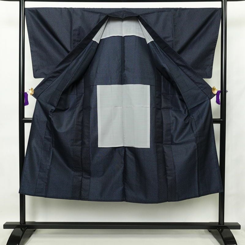 男性用 着物 アンサンブル 羽織 長襦袢 着物 しつけ糸付き ウール 亀甲柄 単衣仕立て 3点セット 身丈140cm 裄丈69cm 青・紺_画像2