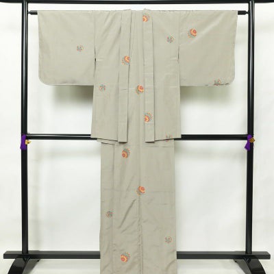 紬 アンサンブル セット品 一部しつけ糸付き 飛び柄 正絹 袷仕立て 身丈162cm 裄丈67.5cm グレー