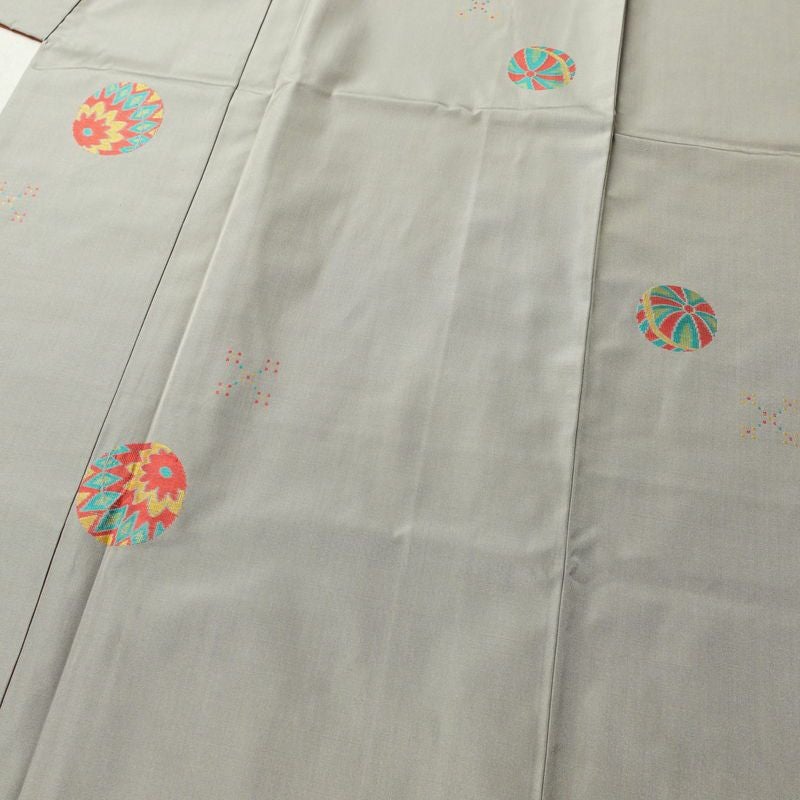 紬 アンサンブル セット品 一部しつけ糸付き 飛び柄 正絹 袷仕立て 身丈162cm 裄丈67.5cm グレー_画像6