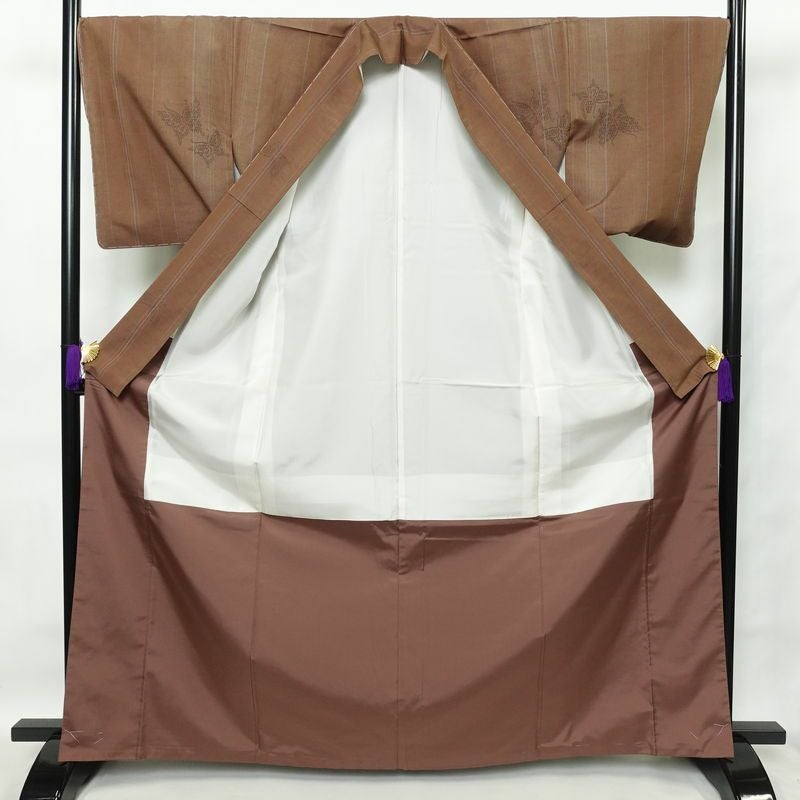 紬 美品 彩華紬 しつけ糸付き 正絹 蝶・昆虫柄 袷仕立て 身丈167cm 裄丈68cm 茶_画像3