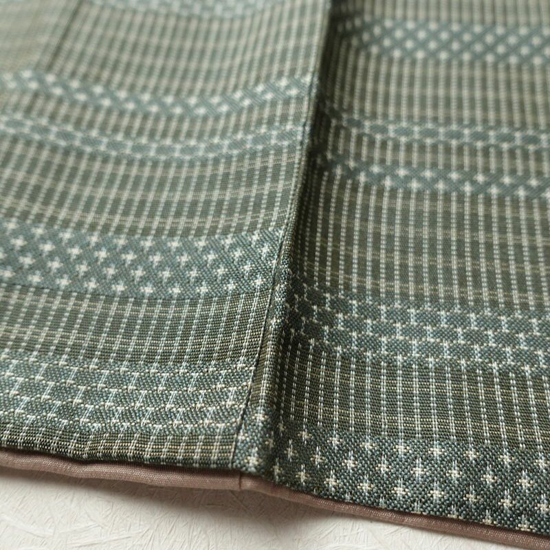 紬 アンティーク風 正絹 縞柄・線柄 袷仕立て 身丈152cm 裄丈64.5cm 緑・うぐいす色_画像9