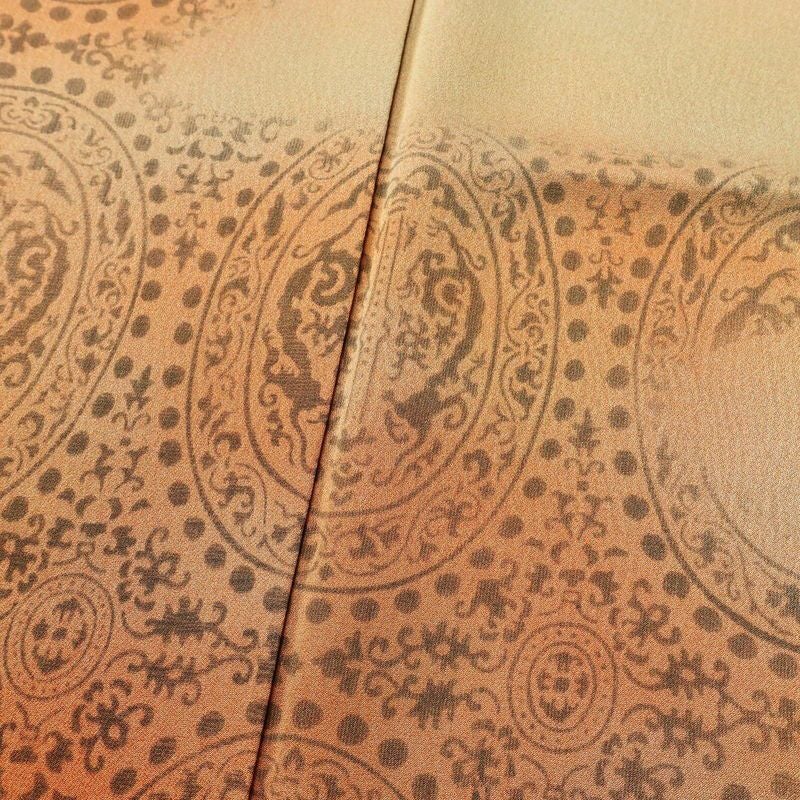 付け下げ 正絹 幾何学柄・抽象柄 袷仕立て 身丈158cm 裄丈65.5cm ぼかし 黄・黄土色_画像6