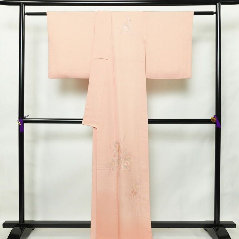 付け下げ 良品 スワトウ刺繍 一つ紋付き 正絹 古典柄 袷仕立て 身丈162.5cm 裄丈67.5cm 刺繍 共八掛 ピンク_画像2