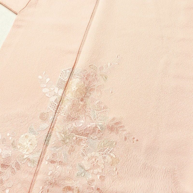 付け下げ 良品 スワトウ刺繍 一つ紋付き 正絹 古典柄 袷仕立て 身丈162.5cm 裄丈67.5cm 刺繍 共八掛 ピンク_画像5