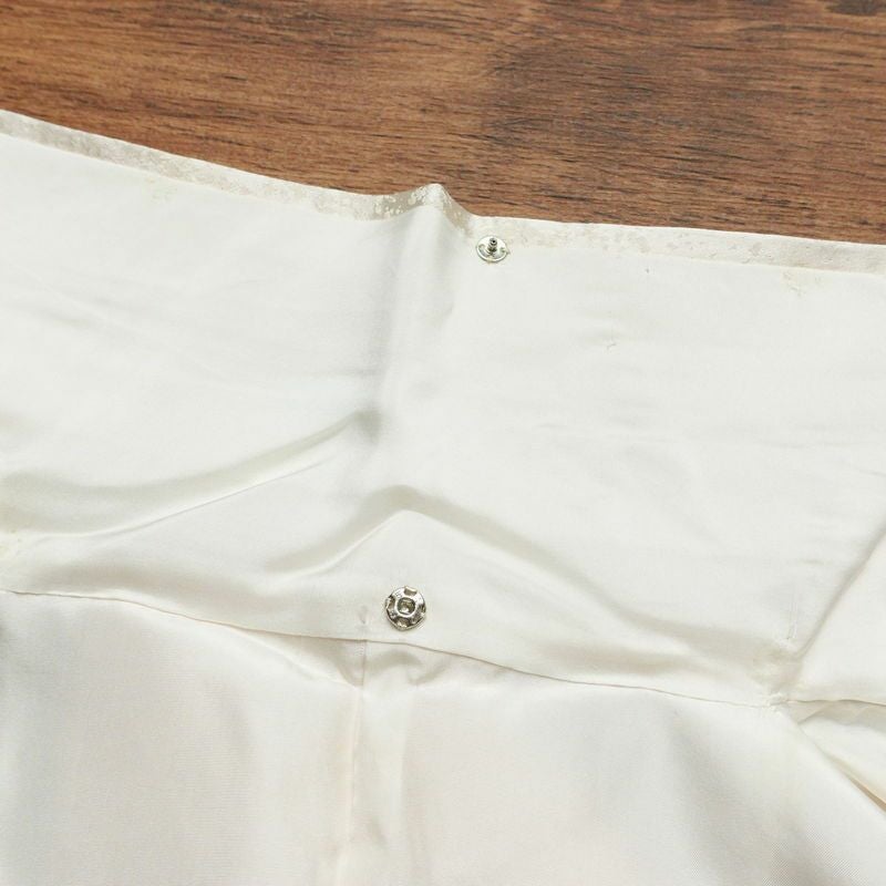 付け下げ 絞り 正絹 花柄 袷仕立て 身丈157.5cm 裄丈63.5cm 箔 金彩 白_画像19