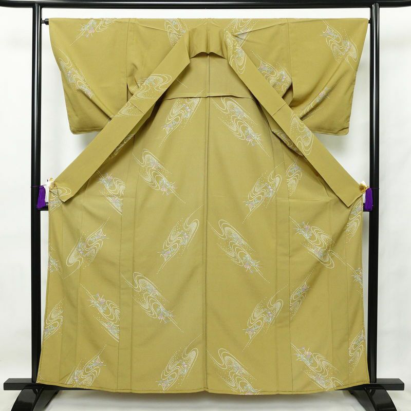 単衣 小紋 ポリエステル 古典柄 単衣仕立て 身丈161cm 裄丈66cm 一部しつけ糸付き 黄・黄土色_画像3