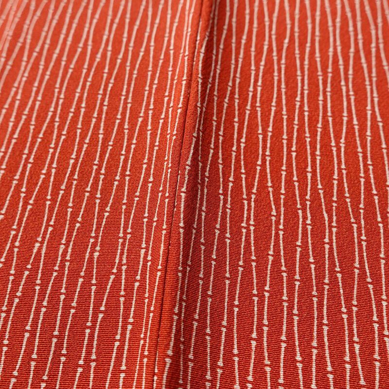 アンティーク着物 小紋 縮緬 しつけ糸付き 総柄 正絹 古典柄 袷仕立て 身丈149.5cm 裄丈64cm 赤・朱_画像9