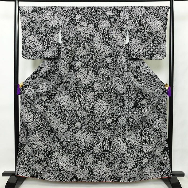 小紋 良品 縮緬 絞り風 ポリエステル 花柄 袷仕立て 身丈163cm 裄丈67cm 黒_画像1