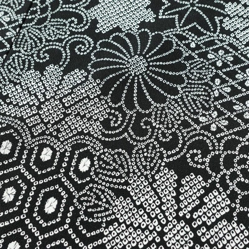 小紋 良品 縮緬 絞り風 ポリエステル 花柄 袷仕立て 身丈163cm 裄丈67cm 黒_画像6