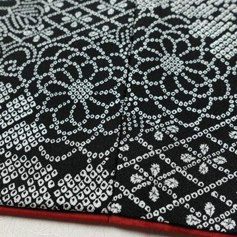 小紋 良品 縮緬 絞り風 ポリエステル 花柄 袷仕立て 身丈163cm 裄丈67cm 黒_画像10