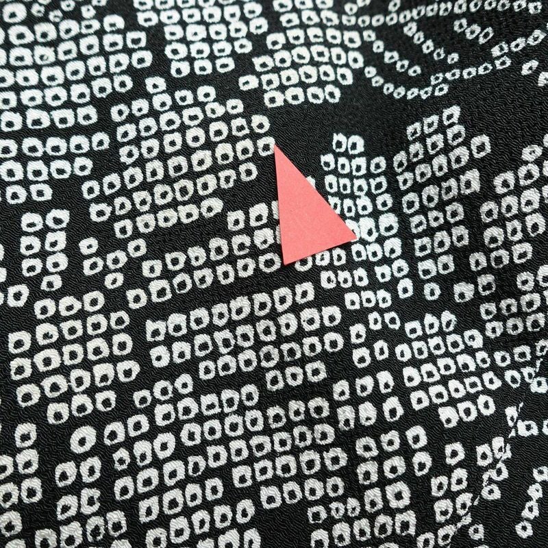 小紋 良品 縮緬 絞り風 ポリエステル 花柄 袷仕立て 身丈163cm 裄丈67cm 黒_画像16