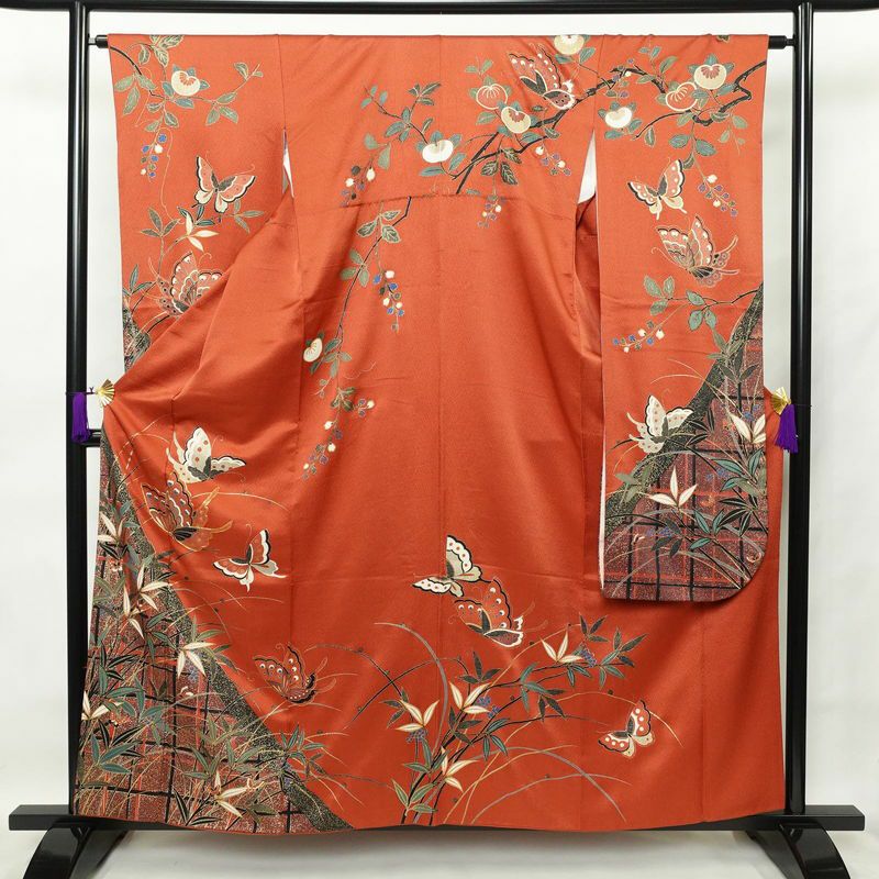 振袖 金駒刺繍 正絹 花柄 袷仕立て 身丈168cm 裄丈67.5cm 箔 金彩 蝶