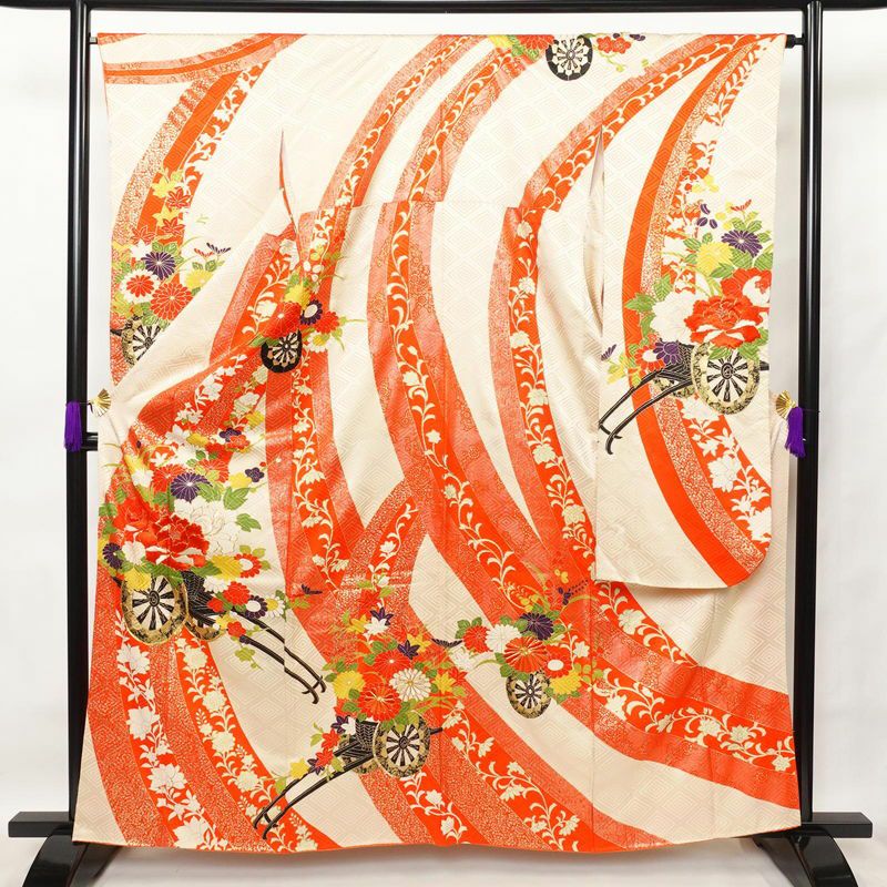 振袖 金駒刺繍 正絹 古典柄 袷仕立て 身丈162.5cm 裄丈66cm 箔 刺繍