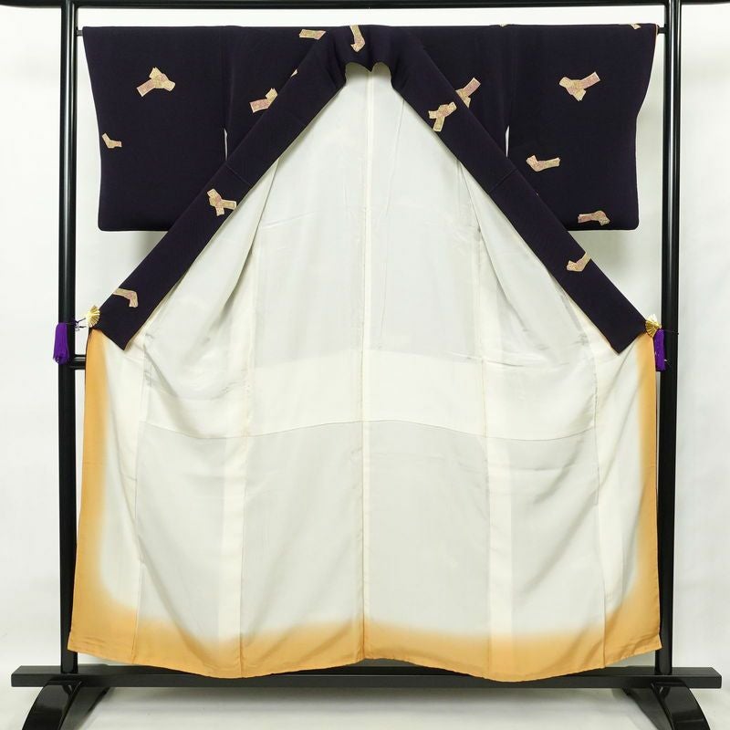 小紋 縮緬 正絹 古典柄 袷仕立て 身丈154cm 裄丈65.5cm 金彩 紫・藤色_画像3