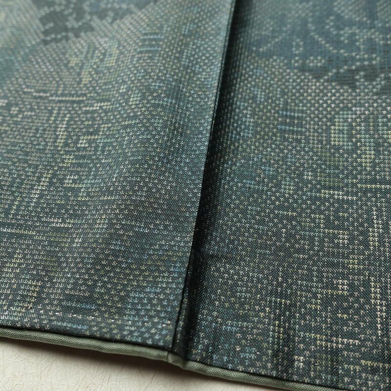 紬 良品 正絹 幾何学柄・抽象柄 袷仕立て 身丈160cm 裄丈65cm 一部しつけ糸付き 緑・うぐいす色_画像9