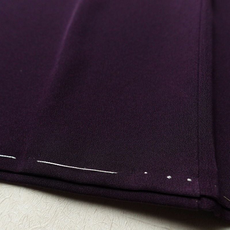 色無地 しつけ糸付き 一つ紋付き 正絹 無地 袷仕立て 身丈163.5cm 裄丈66.5cm 着物 共八掛 紫・藤色_画像8