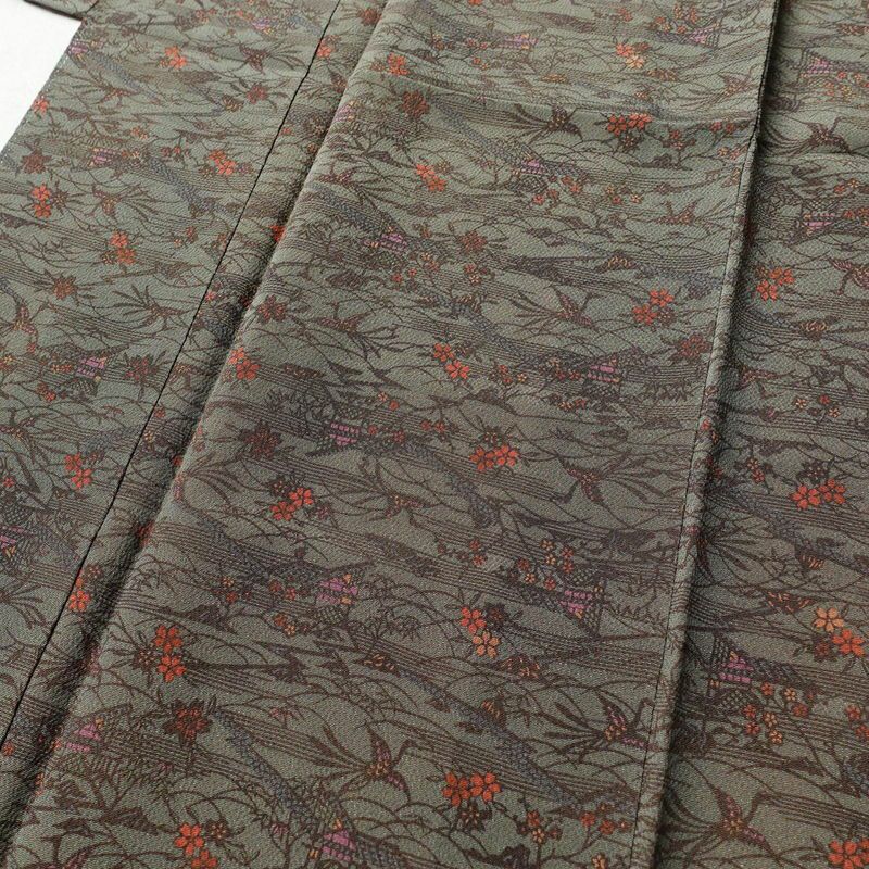 小紋 良品 落款入り 南部幸雄 二代目 縮緬 総柄 正絹 古典柄 袷仕立て 身丈154.5cm 裄丈63.5cm 一部しつけ糸付き 着物 緑・うぐいす色_画像5