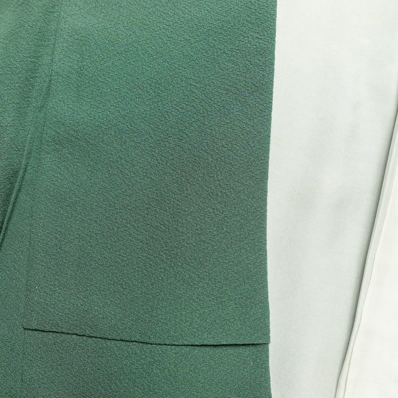 付け下げ 良品 縮緬 一つ紋付き 正絹 ぼかし その他の柄 袷仕立て 身丈167.5cm 裄丈68cm 緑・うぐいす色_画像17