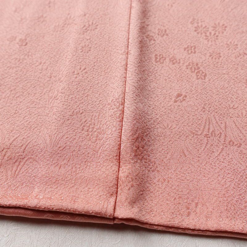 色無地 美品 一つ紋付き 正絹 木の葉・植物柄 袷仕立て 身丈158.5cm 裄丈69cm 一部しつけ糸付き ピンク_画像10