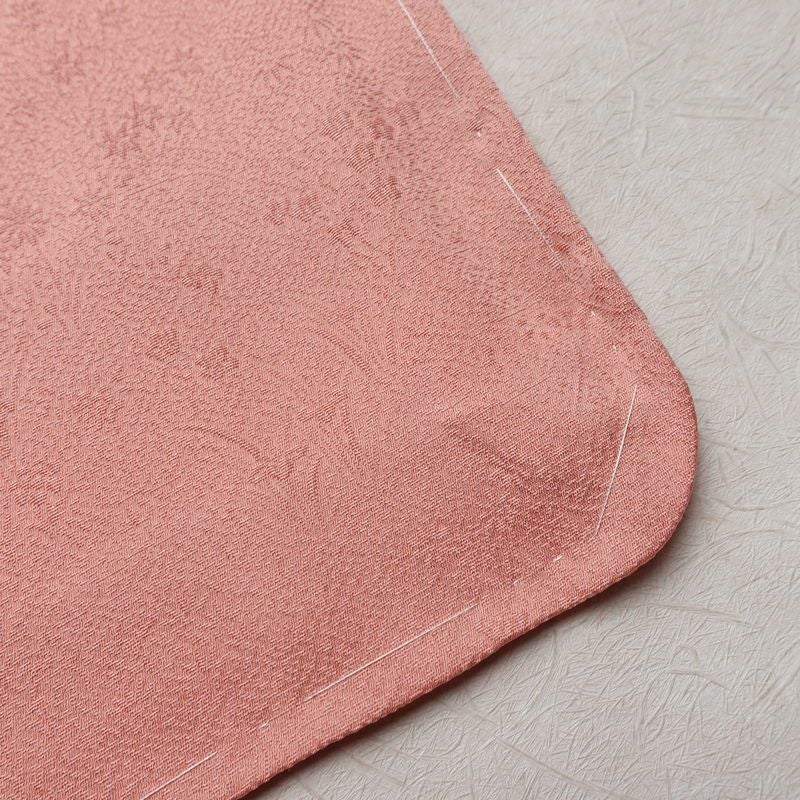 色無地 美品 一つ紋付き 正絹 木の葉・植物柄 袷仕立て 身丈158.5cm 裄丈69cm 一部しつけ糸付き ピンク_画像15