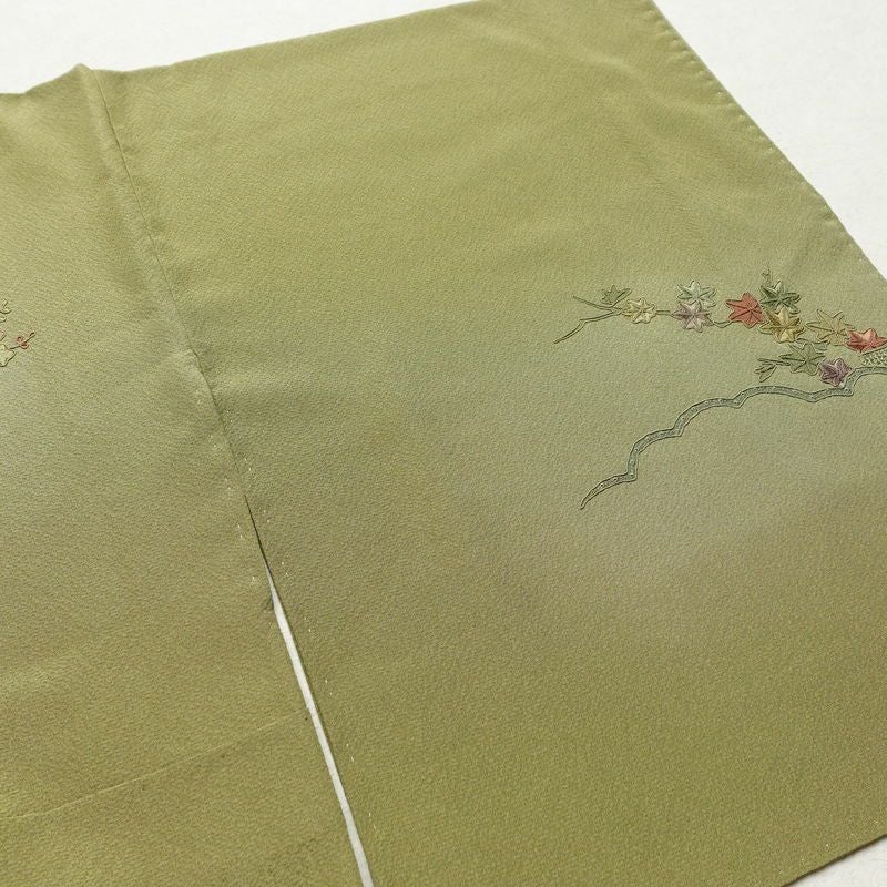 付け下げ 良品 スワトウ刺繍 正絹 古典柄 袷仕立て 身丈165.5cm 裄丈65.5cm 刺繍 緑・うぐいす色_画像15