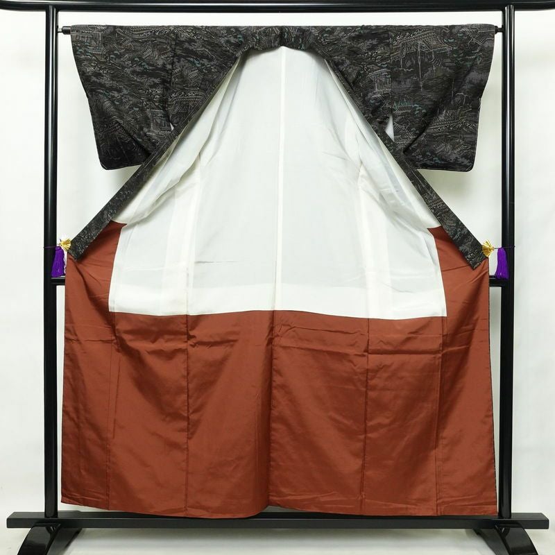 紬 良品 本真綿紬 百亀甲総絣 証紙あり しつけ糸付き 正絹 風景柄 袷仕立て 身丈157cm 裄丈65.5cm 黒_画像3