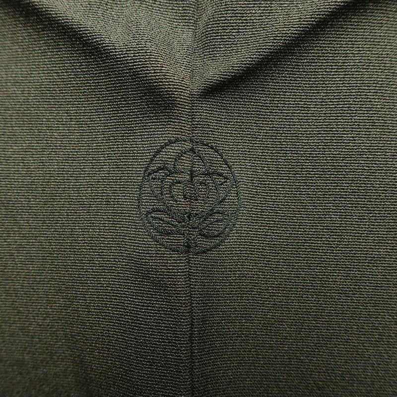 付け下げ 良品 作家物 落款入り しつけ糸付き 縮緬 一つ紋付き 正絹 幾何学柄・抽象柄 袷仕立て 身丈156.5cm 裄丈67.5cm 刺繍 緑・うぐいす色_画像14