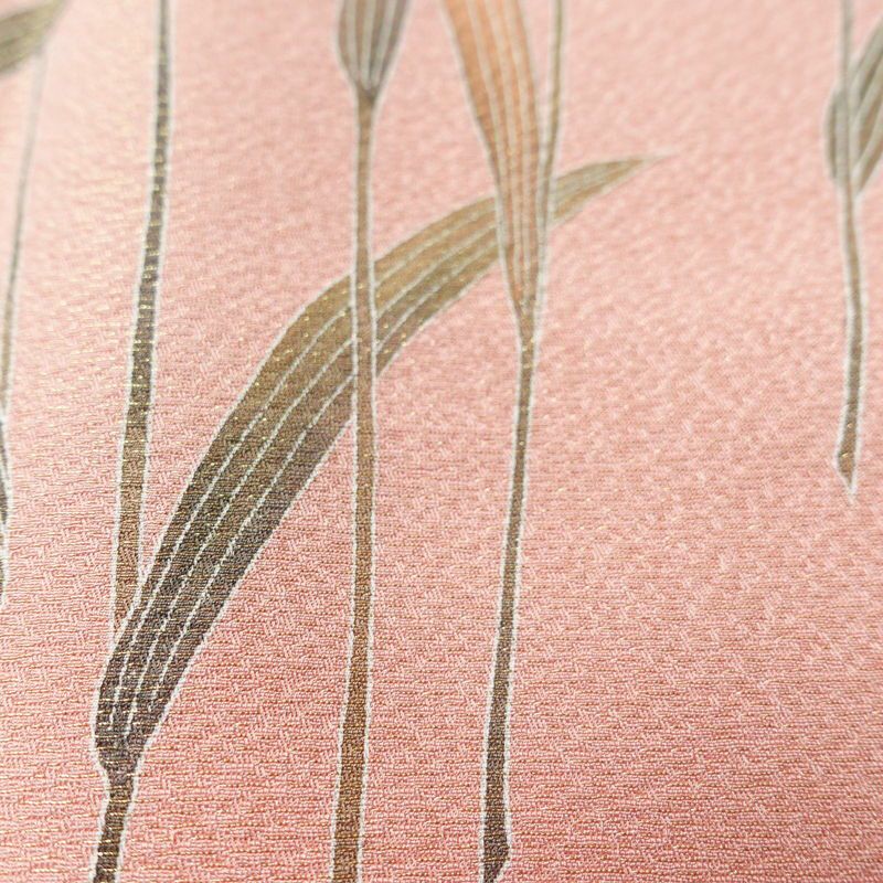 付け下げ 落款入り 一つ紋付き 正絹 木の葉・植物柄 袷仕立て 身丈164cm 裄丈68cm 金通し ピンク_画像8