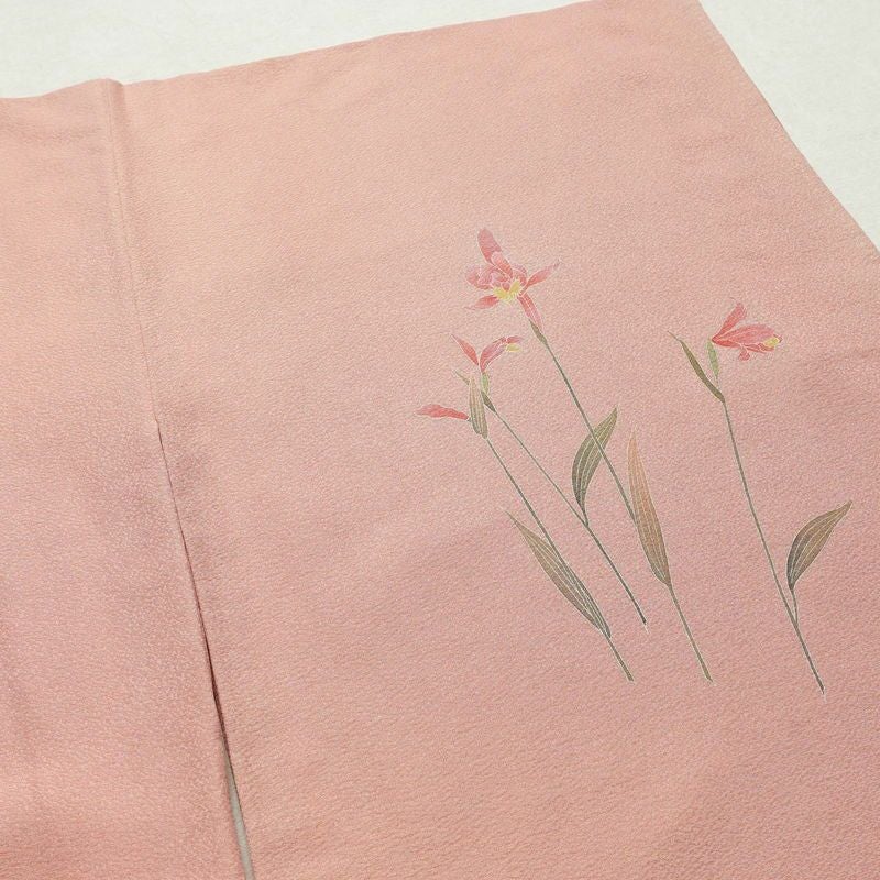 付け下げ 落款入り 一つ紋付き 正絹 木の葉・植物柄 袷仕立て 身丈164cm 裄丈68cm 金通し ピンク_画像16