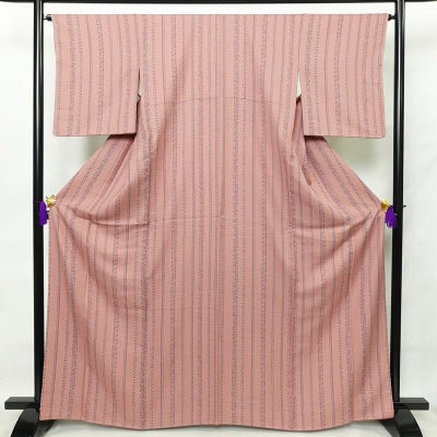 小紋 美品 縮緬 しつけ糸付き 正絹 縞柄・線柄 袷仕立て 身丈165cm 裄丈66.5cm ピンク