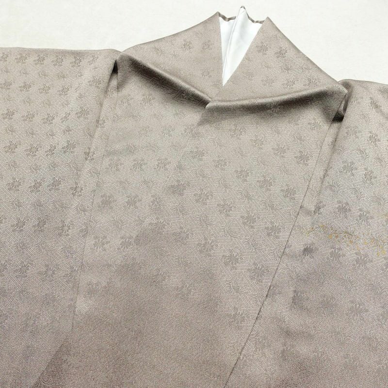 付け下げ 美品 しつけ糸付き 綸子 一つ紋付き 正絹 木の葉・植物柄 袷仕立て 身丈161.5cm 裄丈64.5cm 箔 刺繍 グレー_画像15