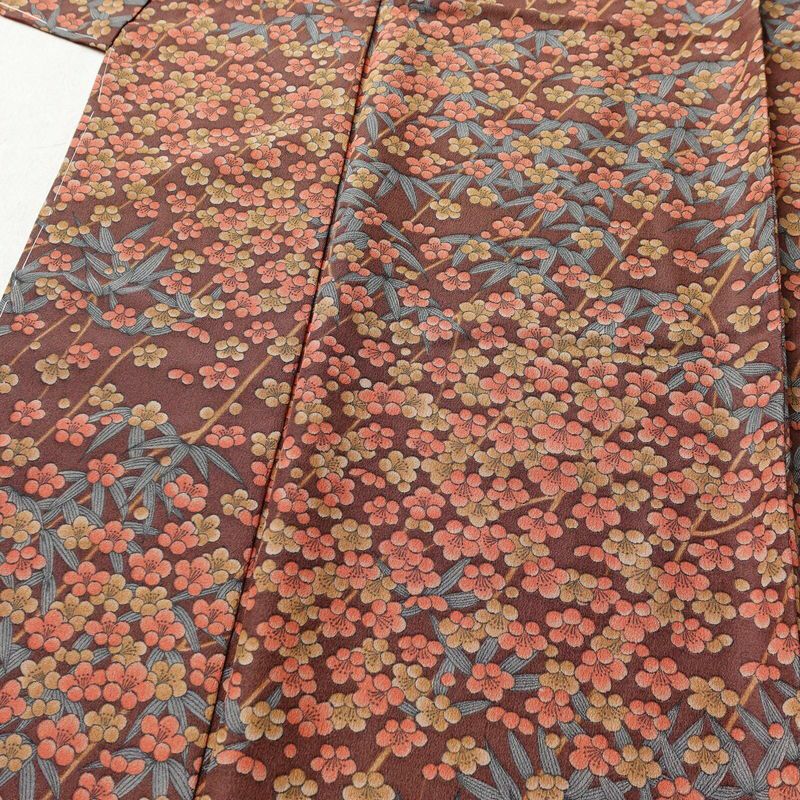 小紋 美品 縮緬 しつけ糸付き ポリエステル 花柄 袷仕立て 身丈164cm 裄丈66.5cm 茶_画像5