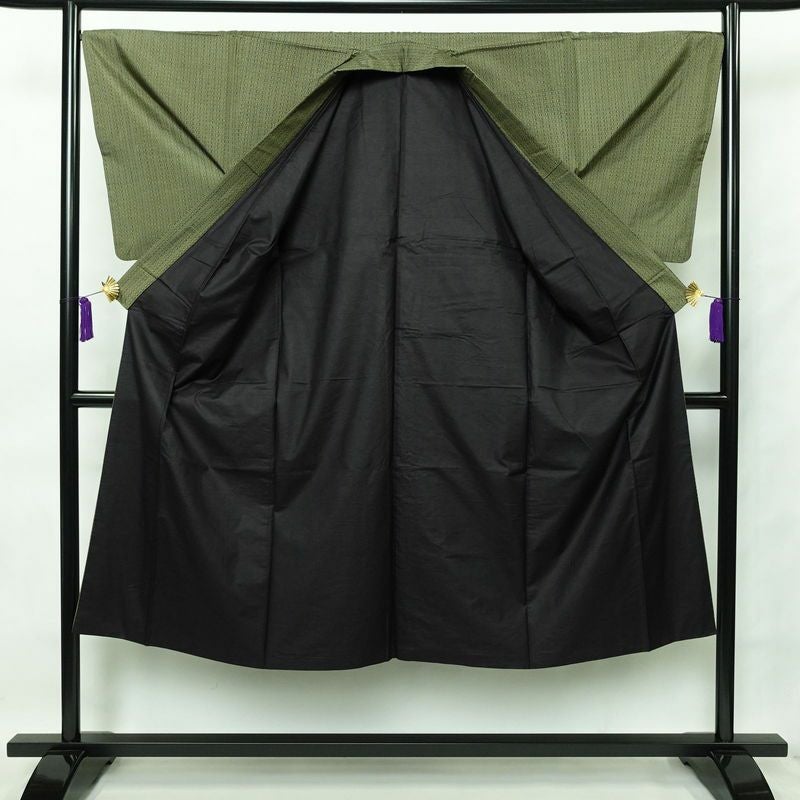 男性用 着物 正絹 幾何学柄・抽象柄 袷仕立て 身丈139.5cm 裄丈68cm 緑・うぐいす色_画像3