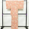 小紋 良品 正絹 花柄 袷仕立て 身丈164cm 裄丈67cm 一部しつけ糸付き 金彩 ピンク_画像2