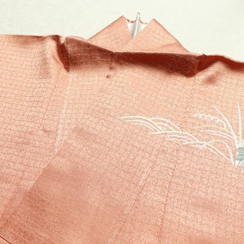 訪問着 しつけ糸付き 金駒刺繍 正絹 古典柄 袷仕立て 身丈158.5cm 裄丈65cm 箔 金彩 着物 ピンク サーモンピンク_画像16