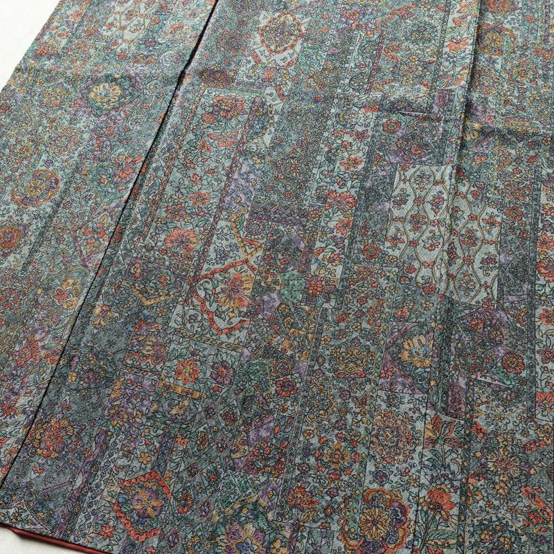 小紋 良品 縮緬 総柄 正絹 幾何学柄・抽象柄 袷仕立て 身丈159cm 裄丈65cm 着物 緑・うぐいす色_画像4