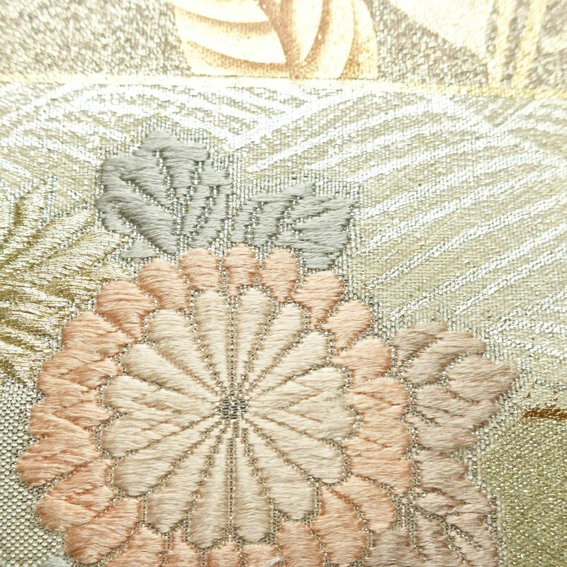 袋帯 六通柄 フォーマル用 正絹 花柄 菖蒲 紅葉 芍薬 紫陽花 箔 刺繍 帯 金・銀_画像5